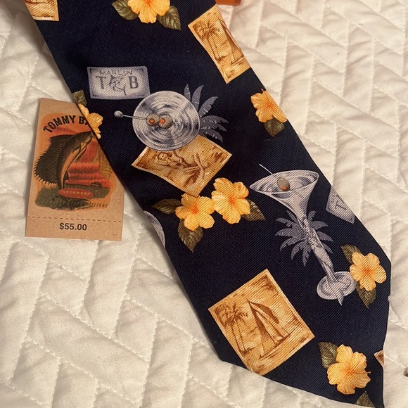 Tommy Bahama men’s tie. Old Havana style. - Picture 1 of 6